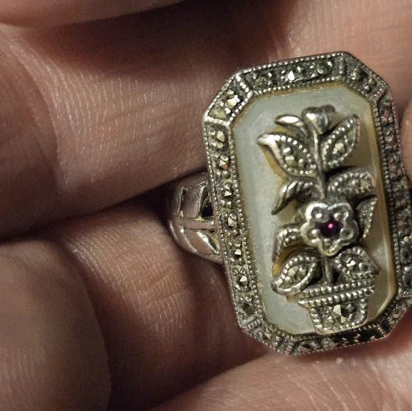 Sterling Ring - Picture 5 of 6